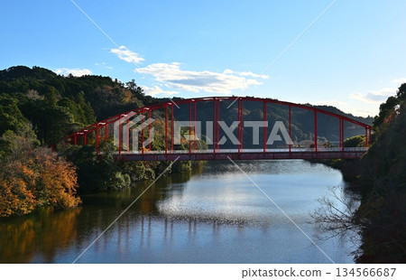 千葉縣龜山湖上的川又橋 千葉縣龜山湖上的川又橋 134566687