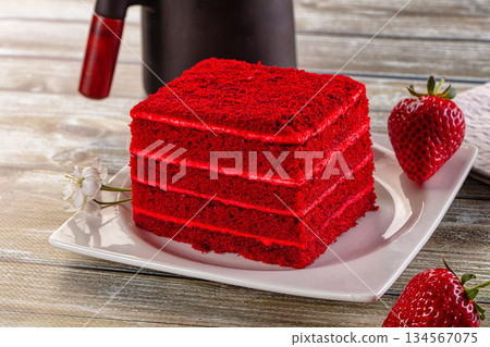 Gourmet Red velvet cream cake 134567075
