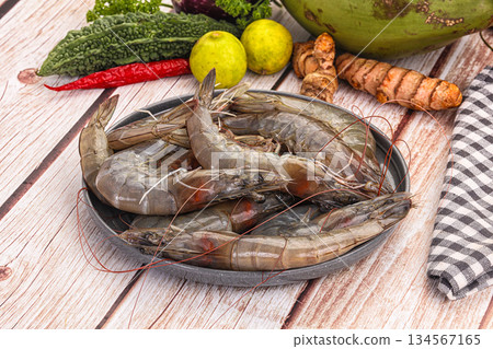 Raw fresh raw wild prawn Raw fresh raw wild prawn 134567165