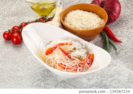 Asian glass rice noodle with vegetables 134567234
