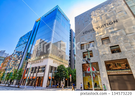 東京中央區銀座城市景觀，靠近銀座二丁目交叉口 134573220