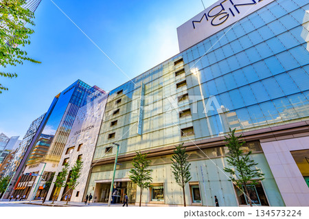 東京中央區銀座城市景觀，靠近銀座三丁目交叉口 134573224