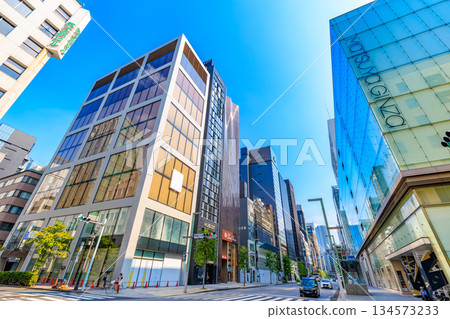 東京中央區銀座城市景觀，靠近銀座三丁目交叉口 134573233