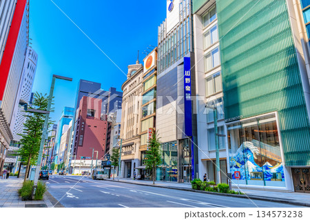 東京中央區銀座城市景觀，靠近銀座四丁目交叉口 134573238