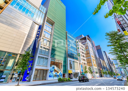 東京中央區銀座城市景觀，靠近銀座四丁目交叉口 134573240