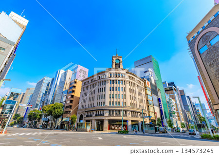 東京中央區銀座城市景觀,靠近銀座四丁目交叉口 東京中央區銀座城市景觀,靠近銀座四丁目交叉口 134573245