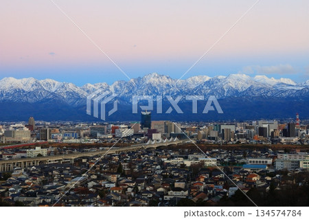 I want to see the Tateyama mountain range 134574784