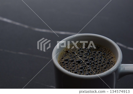 咖啡杯裡的咖啡 134574913