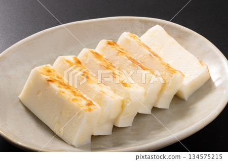 Brulee-style Cheese Kamaboko 134575215