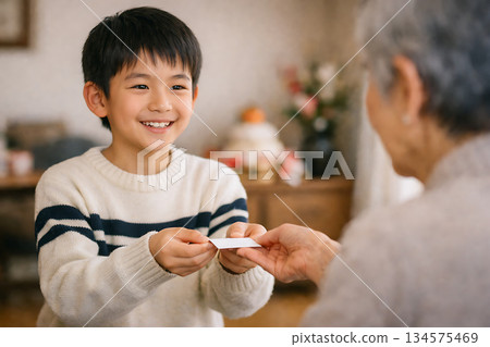 新年錢,新年,孩子 新年錢,新年,孩子 134575469