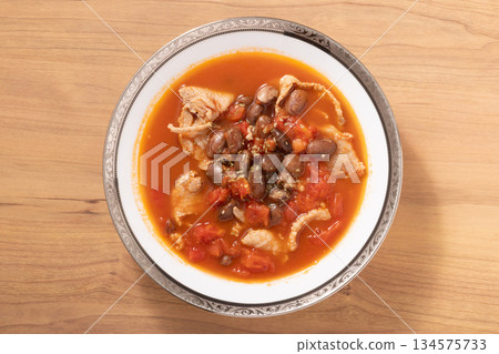 番茄醬燉鵪鶉豆和豬肉 番茄醬燉鵪鶉豆和豬肉 134575733