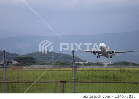 An Airbus A320 passenger plane takes off from Kochi Airport to Taoyuan, Taipei. 134575833