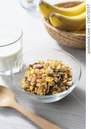 Cereal breakfast image 134578357