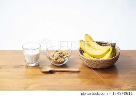 Cereal breakfast image Cereal breakfast image 134578611
