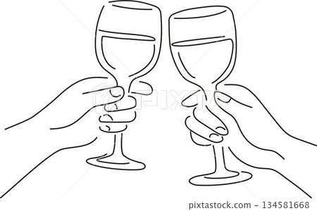 兩隻手舉起酒杯碰杯。慶祝和成功的畫面。 134581668