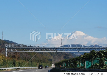 Mount Fuji from the Tomei Expressway 134582109