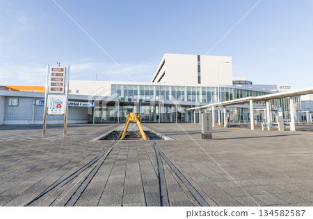 北海道稚內市:JR稚內站,日本最北端的鐵路車站,以及日本最北端的紀念碑 北海道稚內市:JR稚內站,日本最北端的鐵路車站,以及日本最北端的紀念碑 134582587