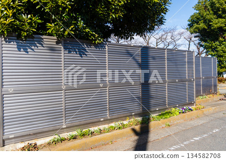 Steel fence 134582708