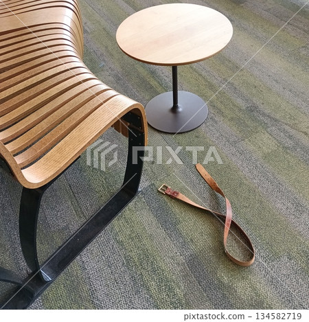 在機場發現的皮帶 134582719