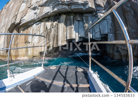 三重縣熊野市美麗的藍色洞穴（Gama no Kuchi） 134583633