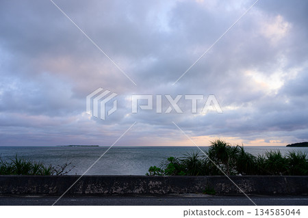Dawn sky - Scenery of Iriomote Island Dawn sky - Scenery of Iriomote Island 134585044