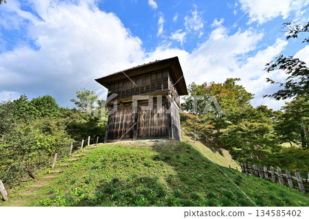 Toyota City, Aichi Prefecture: Asuke Castle "Mayumiyama Castle" - a restored medieval mountain castle park Toyota City, Aichi Prefecture: Asuke Castle "Mayumiyama Castle" - a restored medieval mountain castle park 134585402