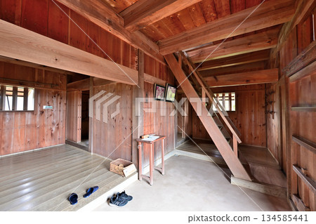 朝助城（又稱「真弓山城」）－位於愛知縣豐田市，是一座修復後的中世紀山地城堡公園 134585441