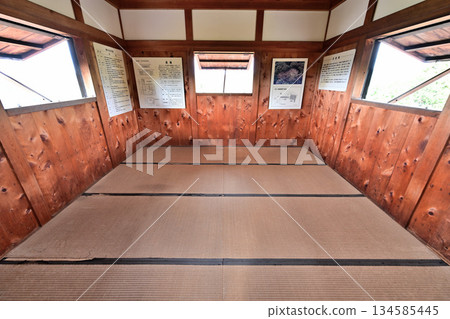 朝助城（又稱「真弓山城」）－位於愛知縣豐田市，是一座修復後的中世紀山地城堡公園 134585445