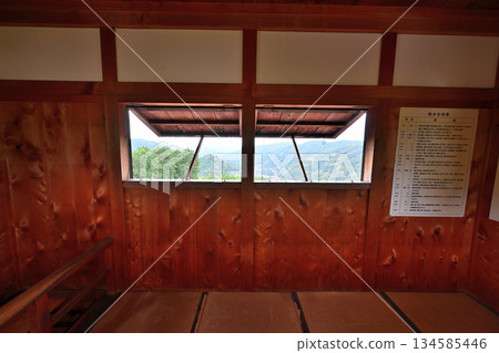 朝助城(又稱「真弓山城」)-位於愛知縣豐田市,是一座修復後的中世紀山地城堡公園 朝助城(又稱「真弓山城」)-位於愛知縣豐田市,是一座修復後的中世紀山地城堡公園 134585446