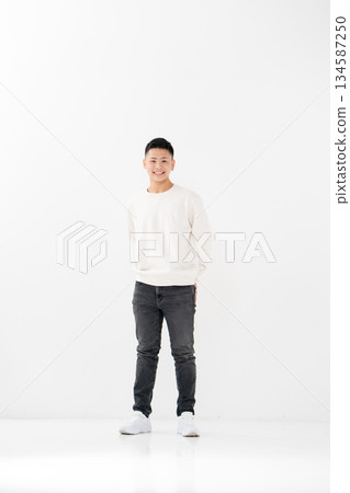 男性，青少年，肖像，全身 134587250