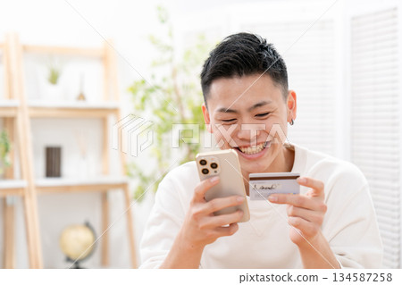 男孩，青少年，智慧型手機，卡片 134587258