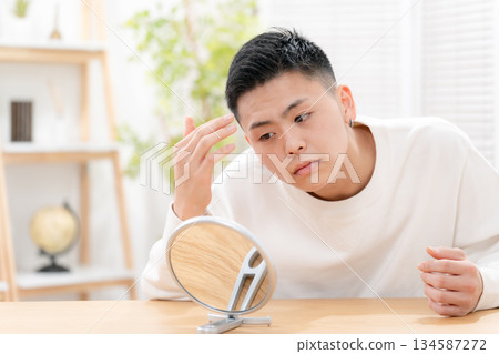 男孩、青少年、皮膚護理 134587272