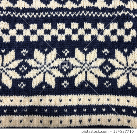 Seamless snowflakes border pattern background Seamless snowflakes border pattern background 134587710
