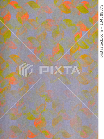 白色日本紙上的金色櫻花花瓣背景圖 134589375