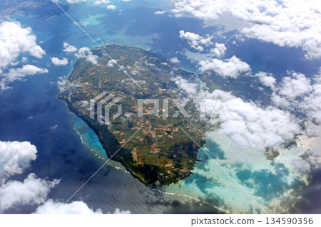 沖繩宮古群島伊良部島鳥瞰圖 134590356