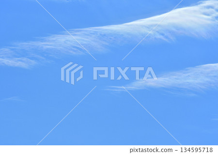 A dynamic sea of clouds approaches (photo by fix) 134595718