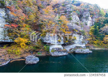 [Tonohetsuri, Fukushima Prefecture] A beautiful valley created over a million years 134597458