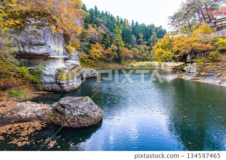 [Tonohetsuri, Fukushima Prefecture] A beautiful valley created over a million years 134597465