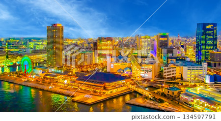 Cityscape dyed in the sunset Cityscape dyed in the sunset 134597791