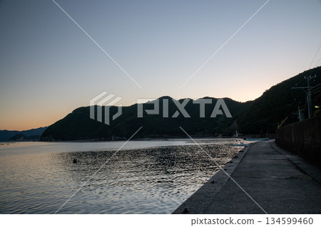 三重縣尾瀨市須賀町漁村風光 134599460