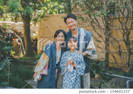family, yukata, spa 134601237