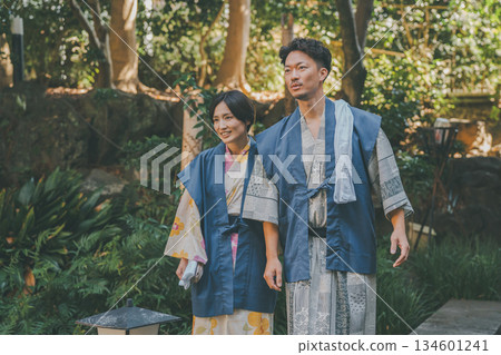 夫婦 情侶 浴衣 134601241