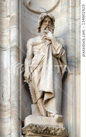 Noah, statue on the Milan Cathedral, Duomo di Santa Maria Nascente, Milan, Lombardy, Italy Noah, statue on the Milan Cathedral, Duomo di Santa Maria Nascente, Milan, Lombardy, Italy 134602929