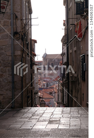 Narrow street inside Dubrovnik old town, Croatia 134606387