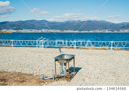 在非自然地點（諏訪湖）設置水槽和供水設施 134614568