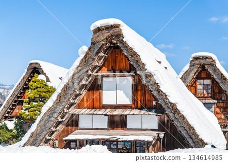 Shirakawa-go on a clear, snowy day 134614985
