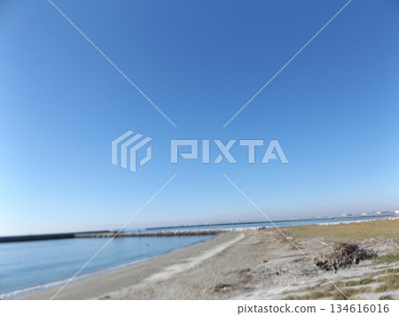 Wide brown sandy beach of Kemigawa beach Wide brown sandy beach of Kemigawa beach 134616016