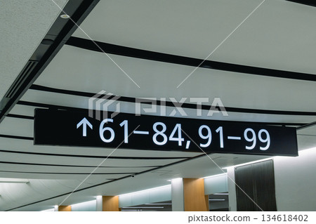 機場信息顯示 134618402