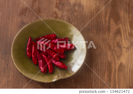 紅辣椒和辣椒 134621472