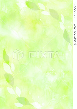 一幅豎幅的鮮嫩綠葉畫。一幅氛圍柔和的水彩畫。 134622226